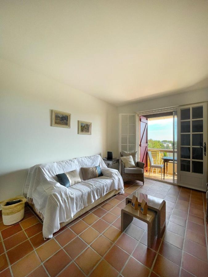 Superb Apartment With Balcony Near The Beach Saint-Raphael  Exterior photo