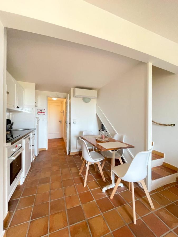 Superb Apartment With Balcony Near The Beach Saint-Raphael  Exterior photo